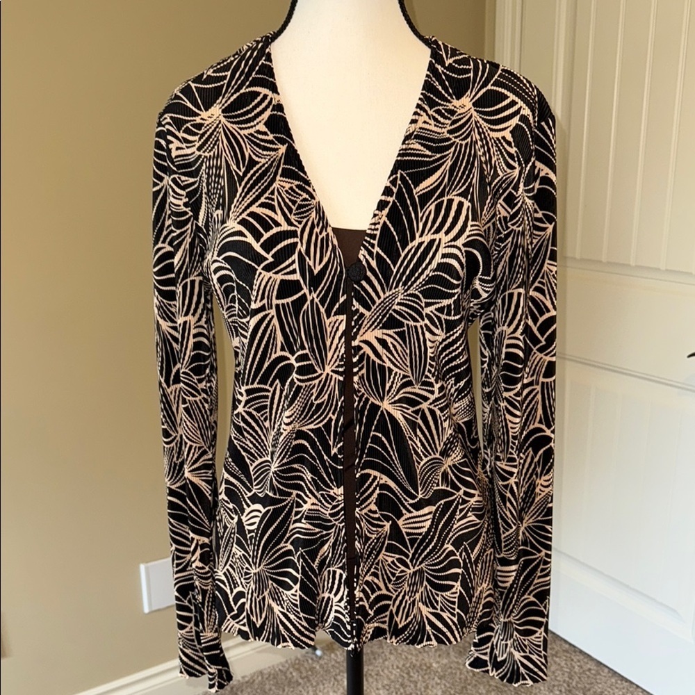 Tradition Black and Cream Fitted Long Sleeve Sweater Blazer